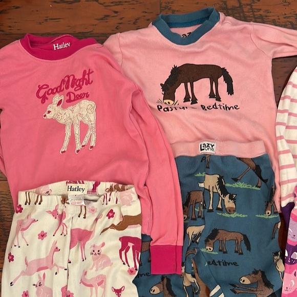 Bundle of 5 Hatley and one Lazy one pajamas sets - Picture 2 of 9